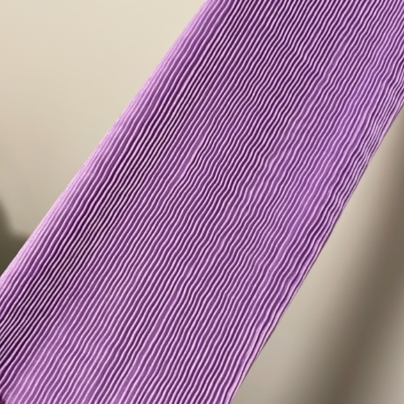 Dreamy TIBI pleated lavender top - Picture 3 of 5